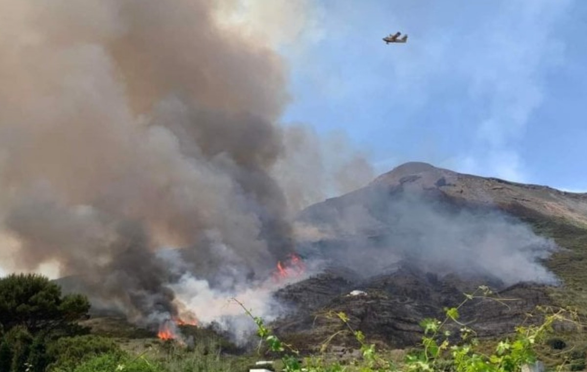 ambra angiolini incendio stromboli riprese fiction