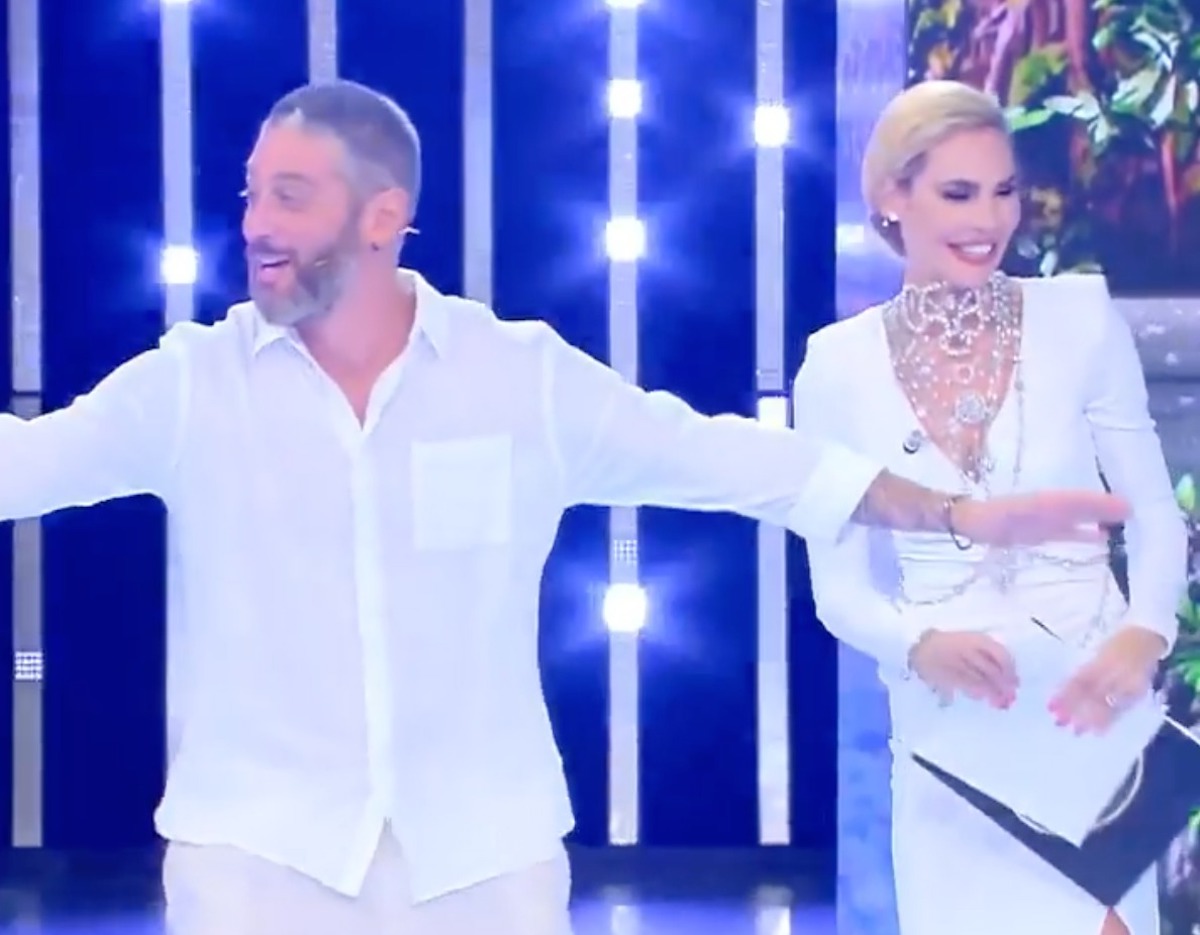 edoardo tavassi finale isola gamba ginocchio